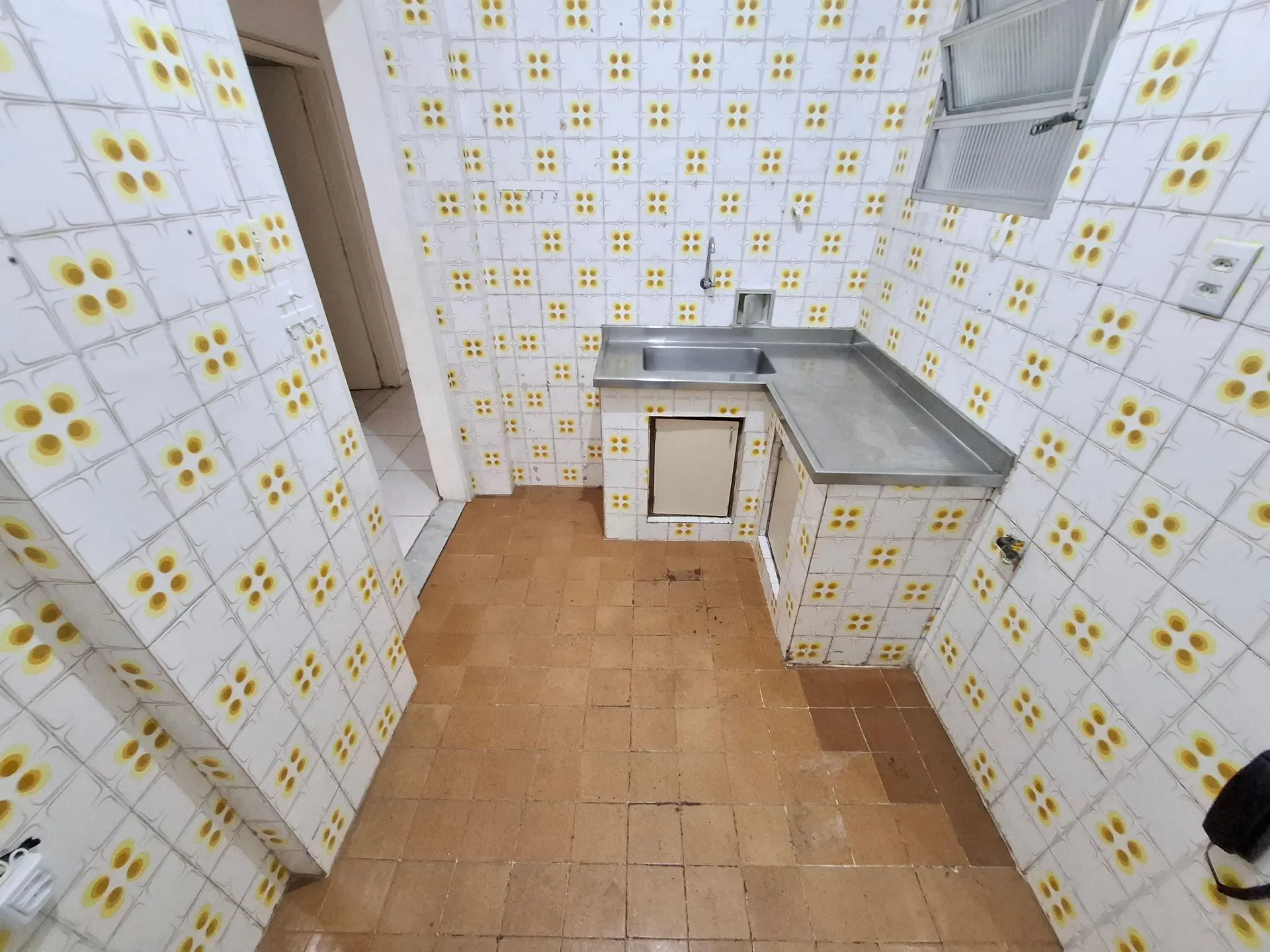 Unfurnished 3-bedroom apartment with 3 bathrooms — photo 23