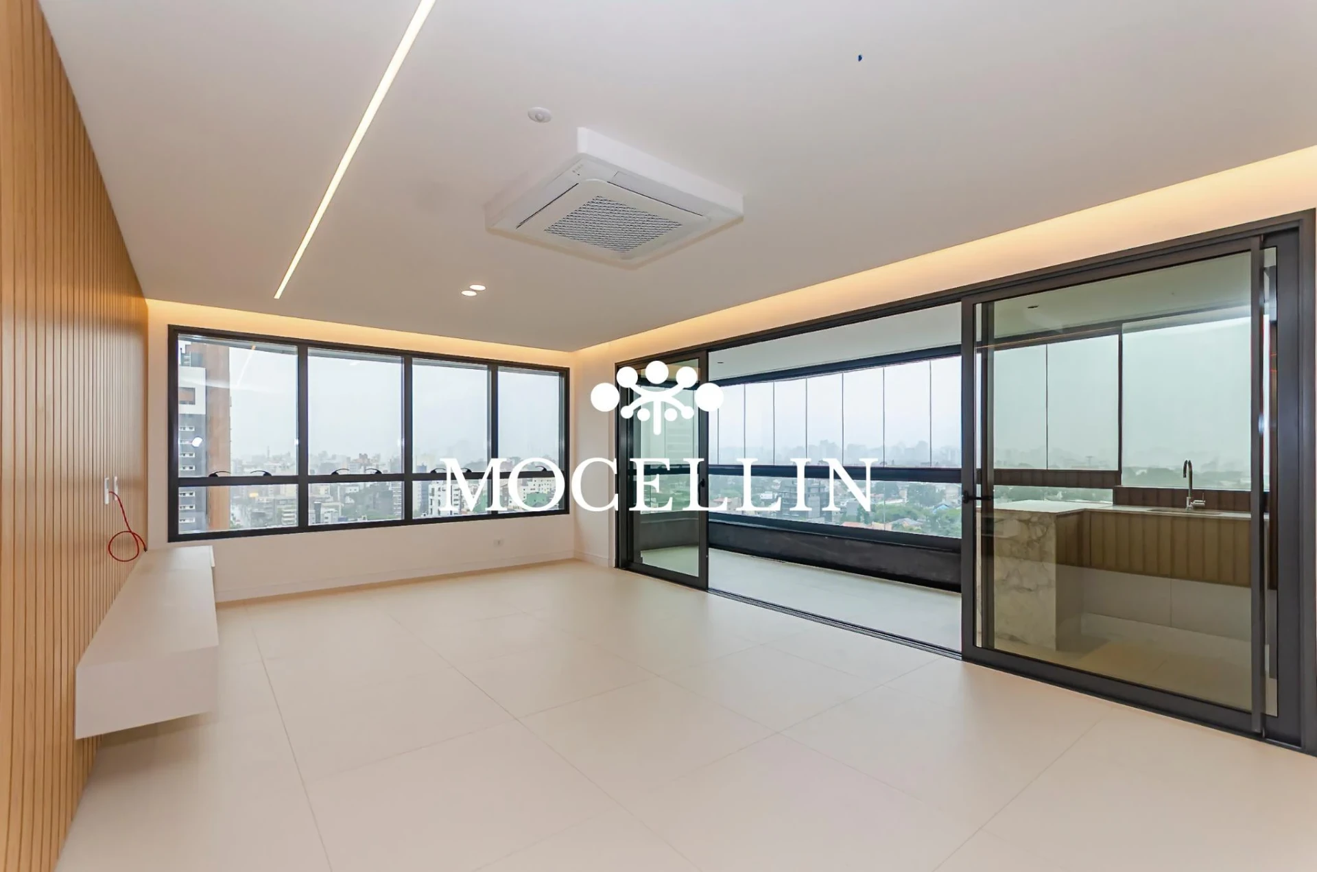 Floor-to-ceiling windows in a 3-bedroom apartment, 242 m² — photo 4