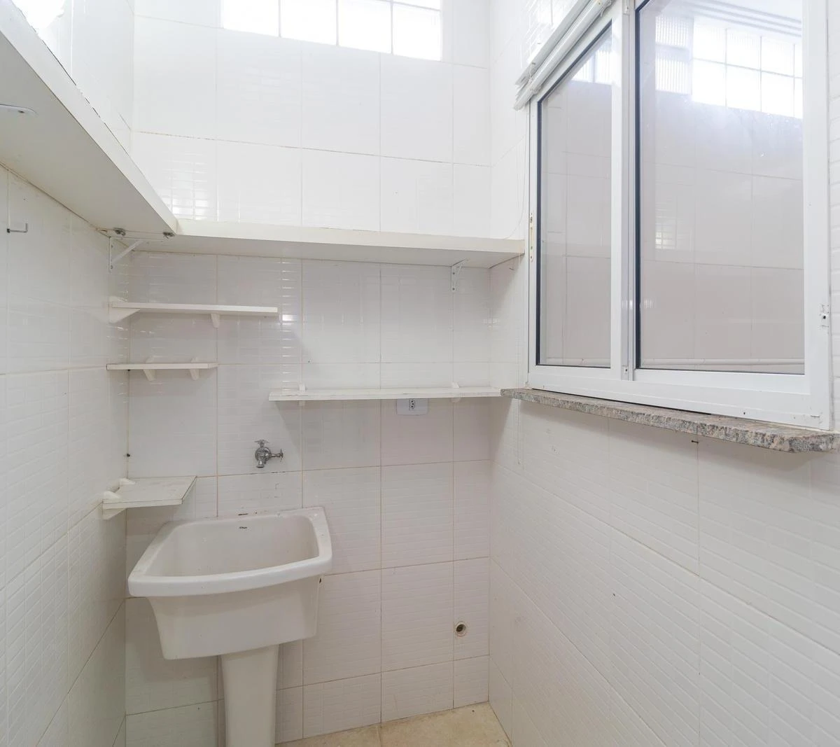 180 m² house with a home office and a bathtub — photo 17