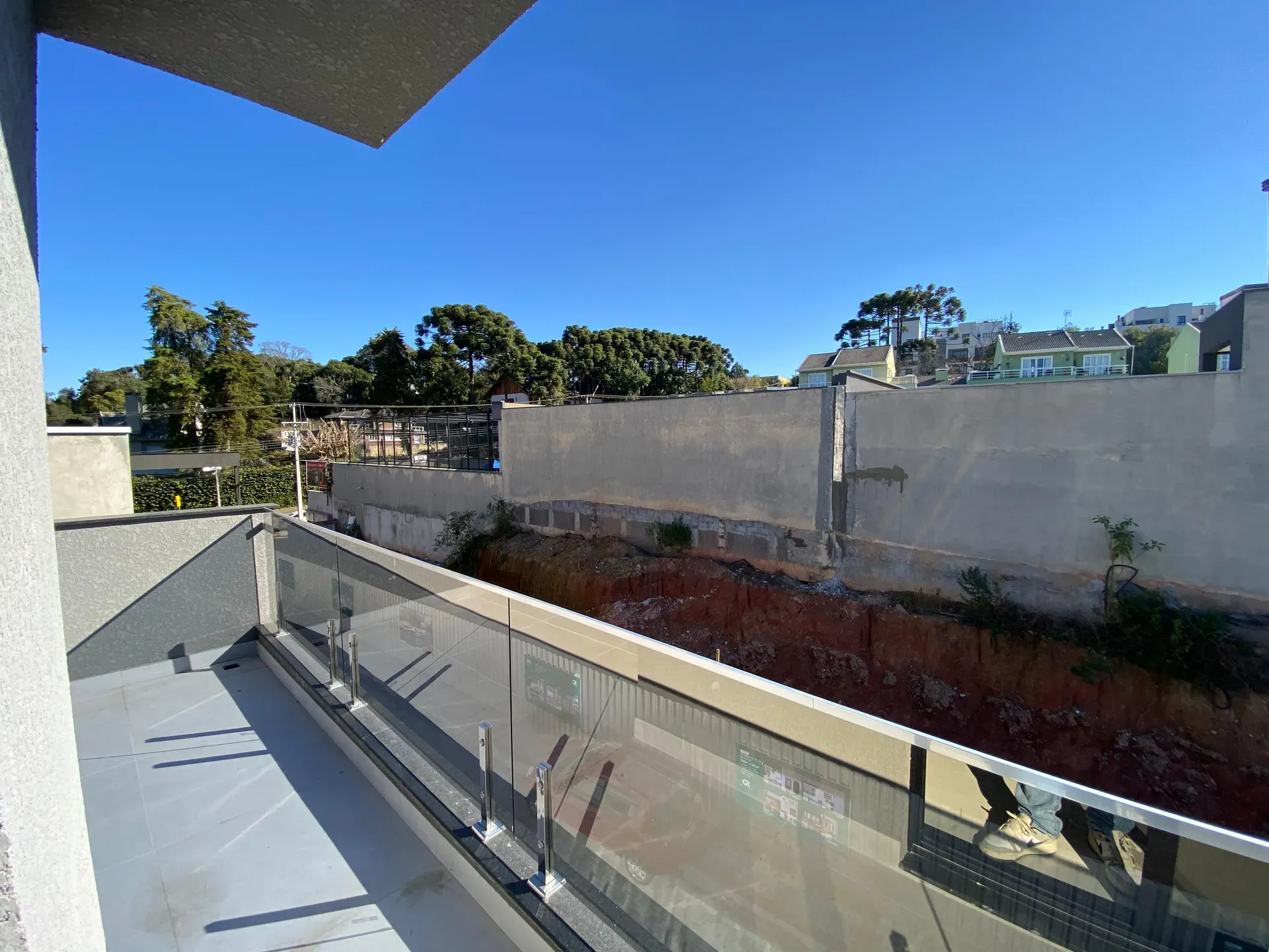House in a gated community with 3 bedrooms and 5 baths — photo 30
