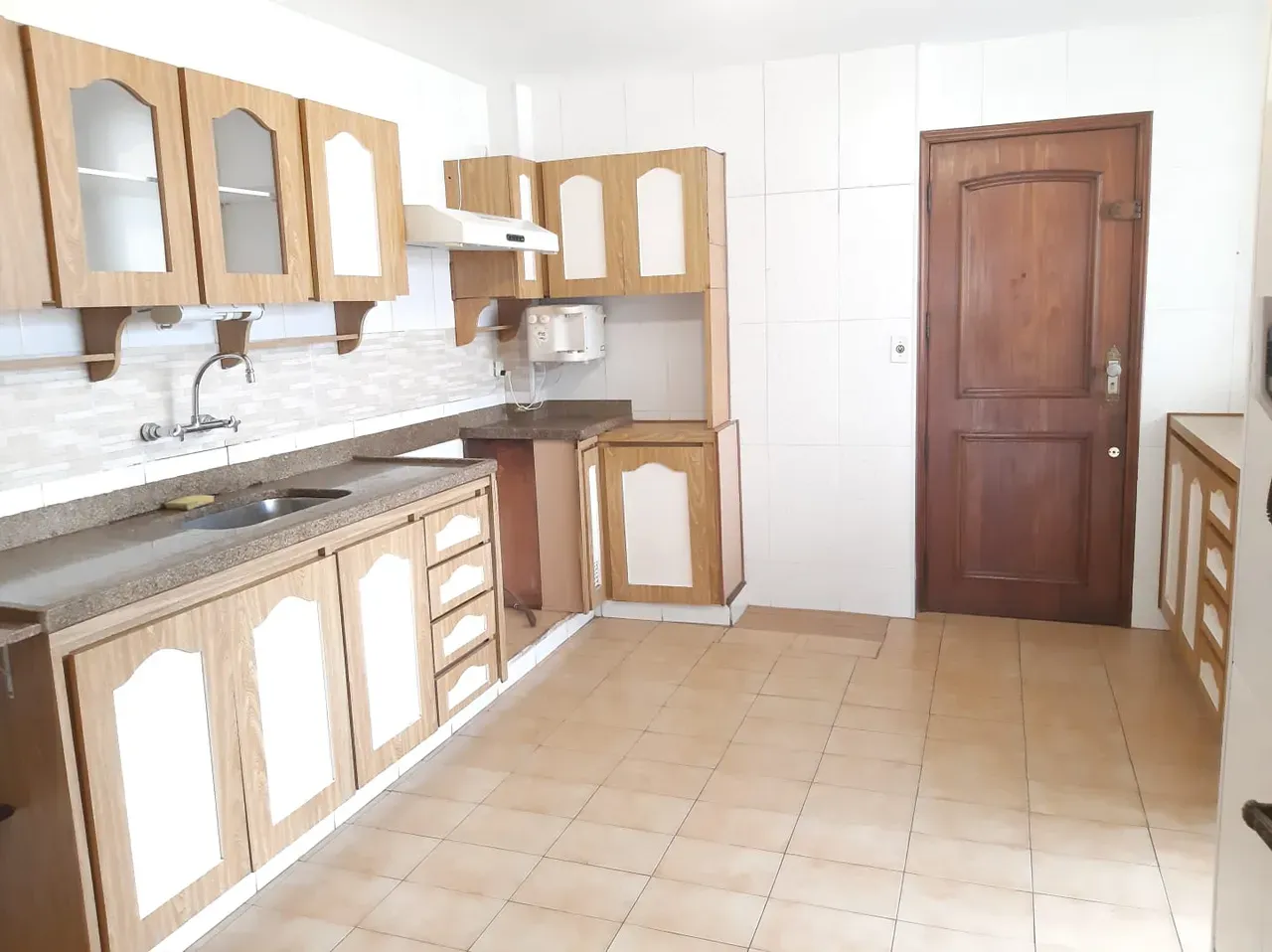 3-bedroom apartment with a home office — photo 6