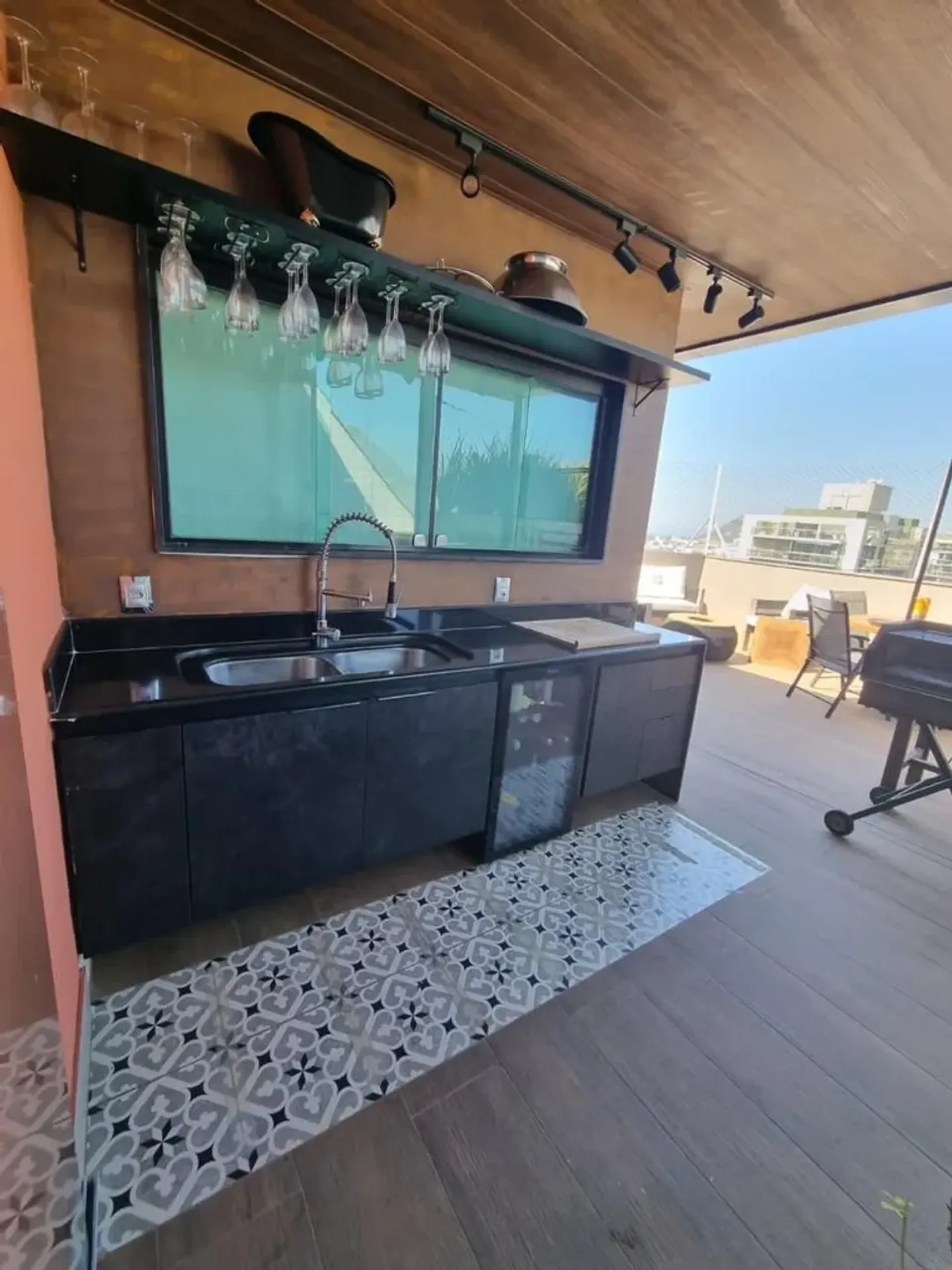 3-bedroom apartment in a building with a sauna — photo 2