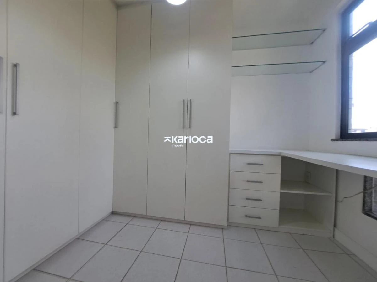 2-bedroom apartment with a glass-enclosed balcony — photo 17