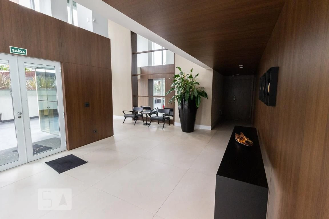 Bathtub in a 4-bedroom apartment, 255 m² — photo 7