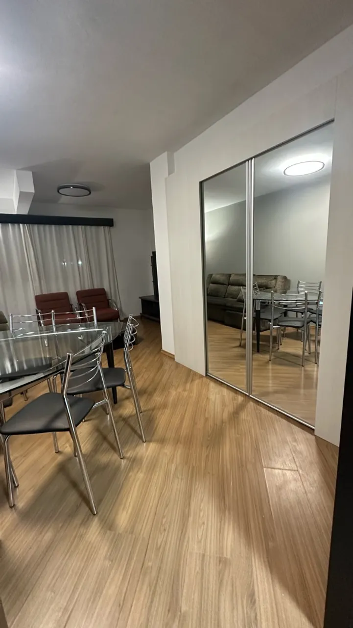 2-bedroom apartment with wood or laminate floors — photo 6