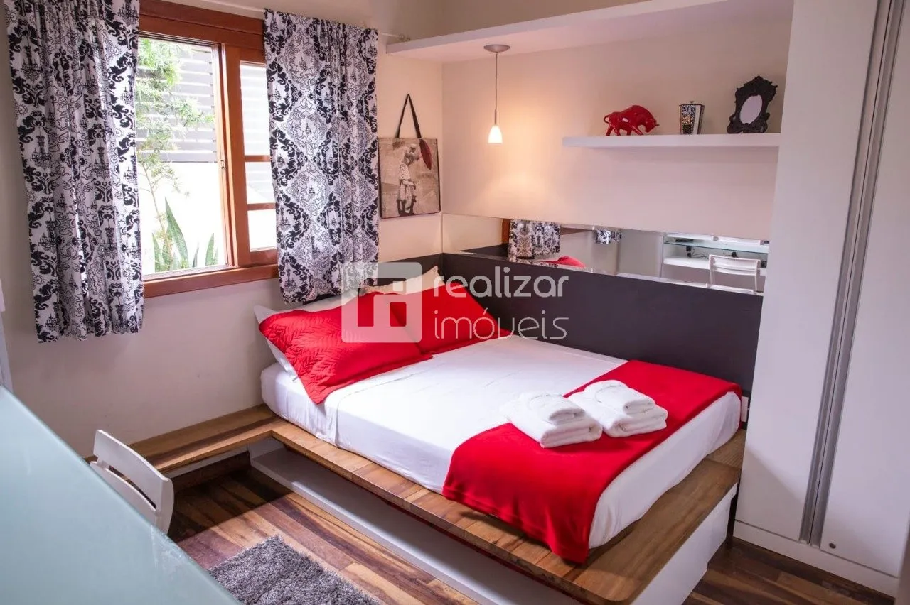 4-bedroom house with a bathtub in Florianópolis — photo 7