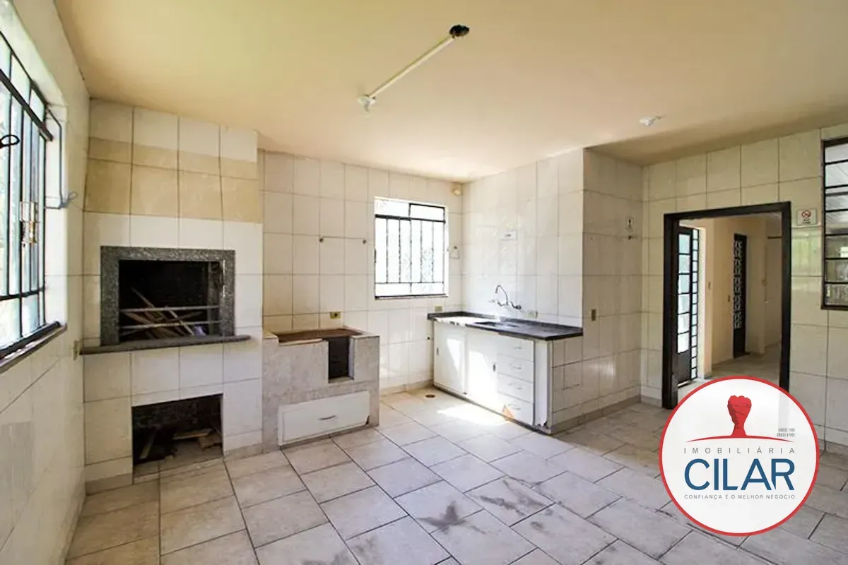 Bathtub in a 4-bedroom house, 280 m² — photo 19