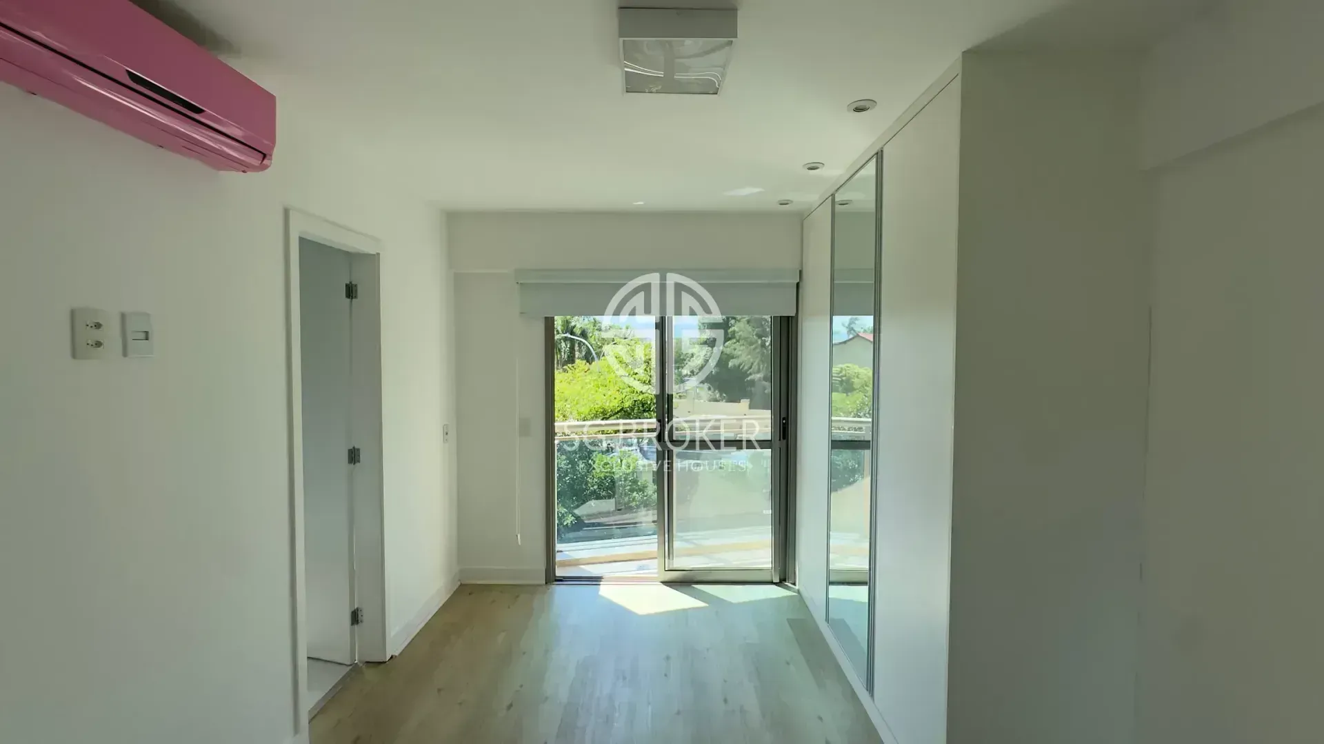 Apartamento com cozinha integrada e 4 dormitórios — photo 38