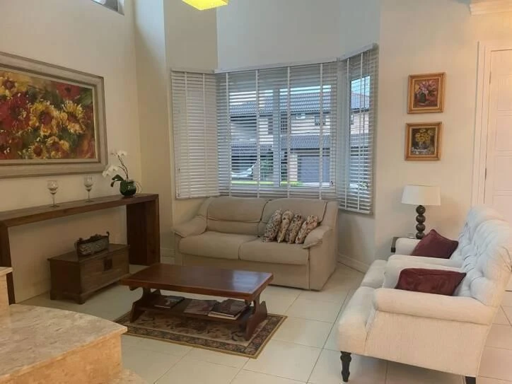Casa de 4 quartos com máquina de lavar, Jurerê