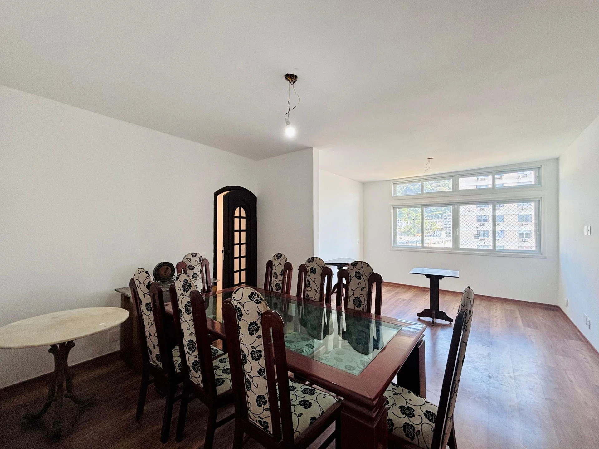 3-bedroom apartment with a mountain view — photo 13