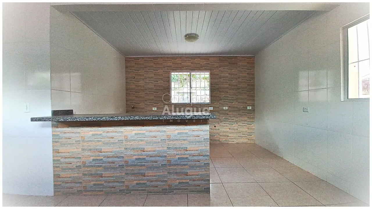 Casa con 3 dormitorios y rincón de cocina compacto — photo 2