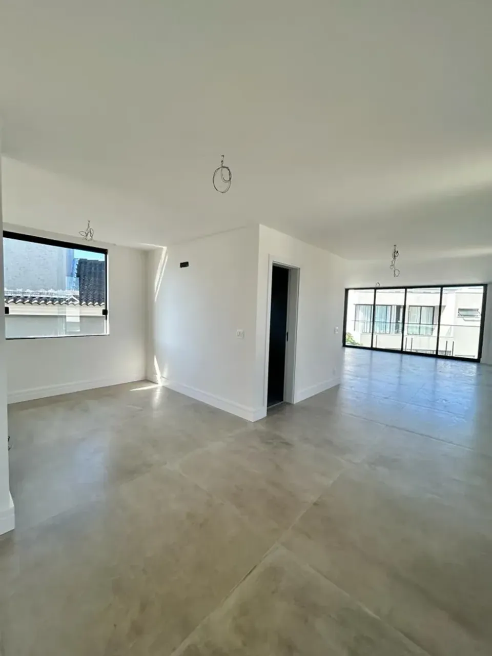 5-bedroom apartment with open-plan kitchen — photo 8