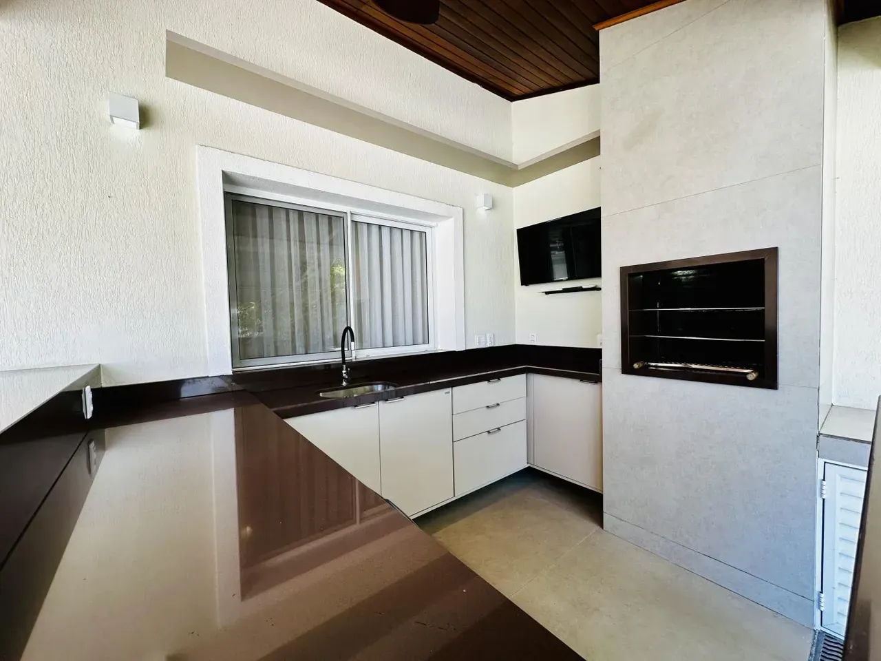 Furnished house, 250 m², with a grill on the balcony — photo 16