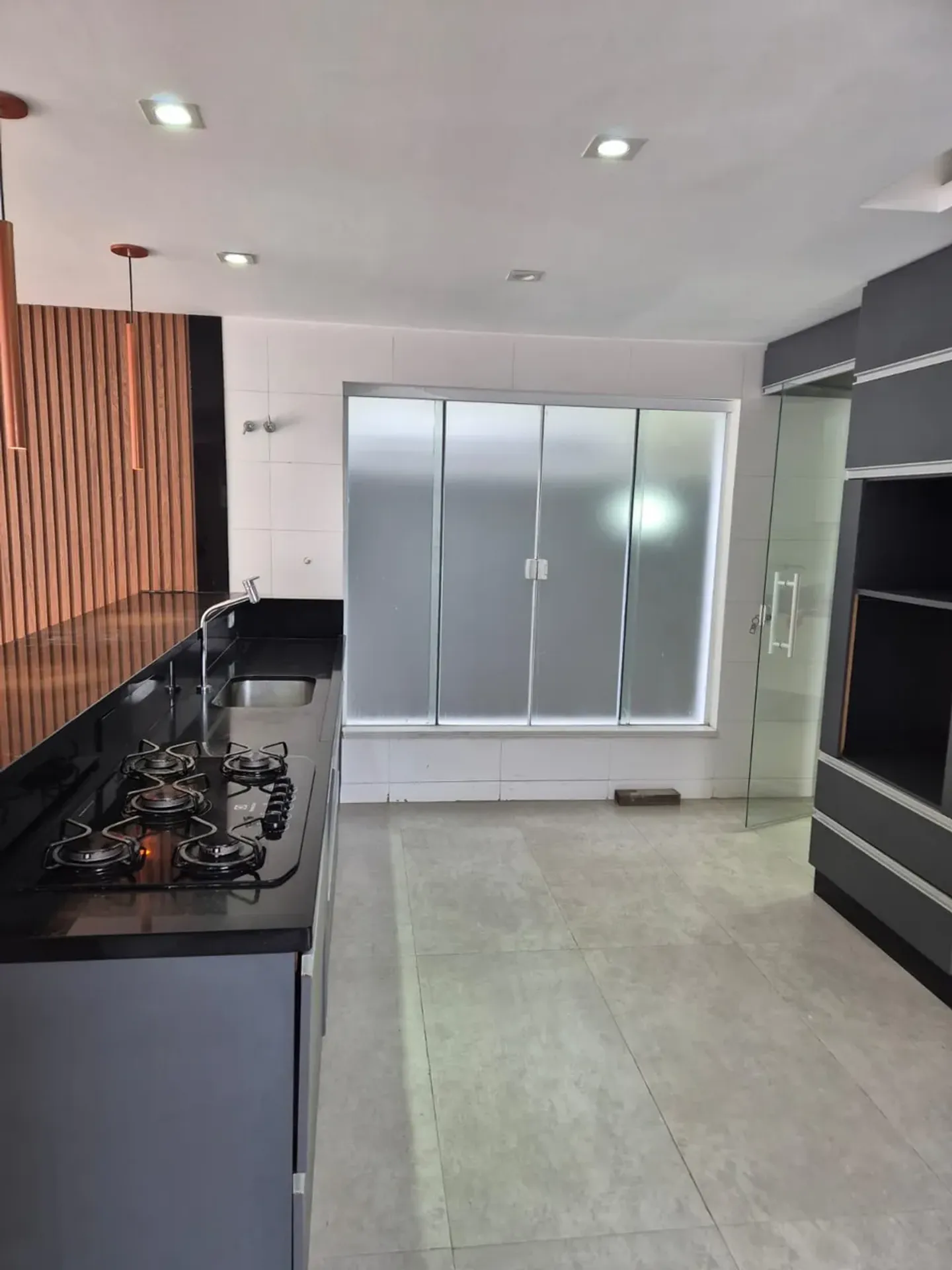 Casa para alugar com 5 quartos e piscina ao ar livre — photo 4