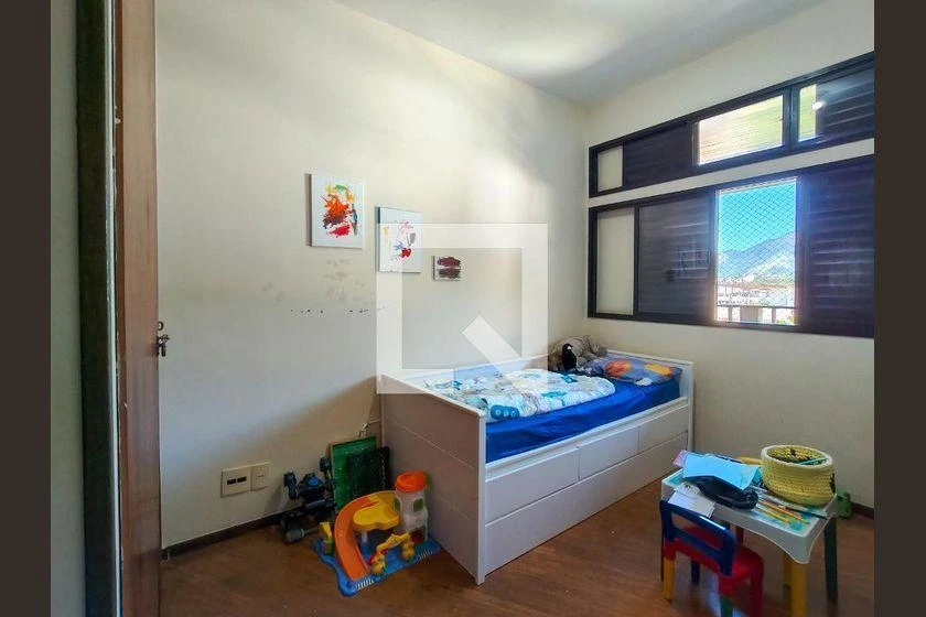 Glass-enclosed balcony in a 3-bedroom apartment, 107 m² — photo 11