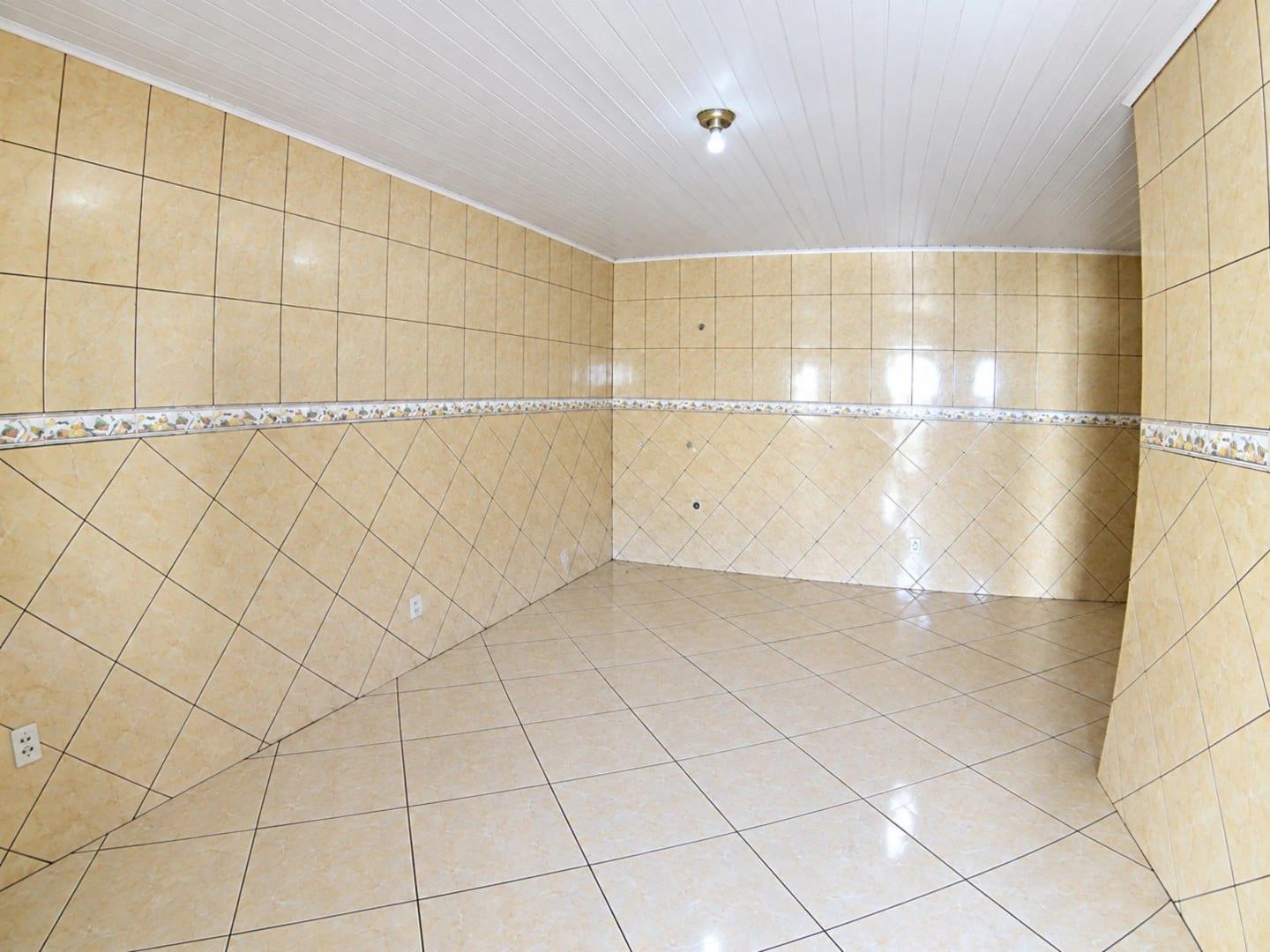 Casa residencial com 2 quartos e box de vidro no banheiro — photo 7