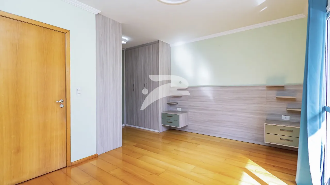 House with 3 bedrooms and a private BBQ area — photo 9