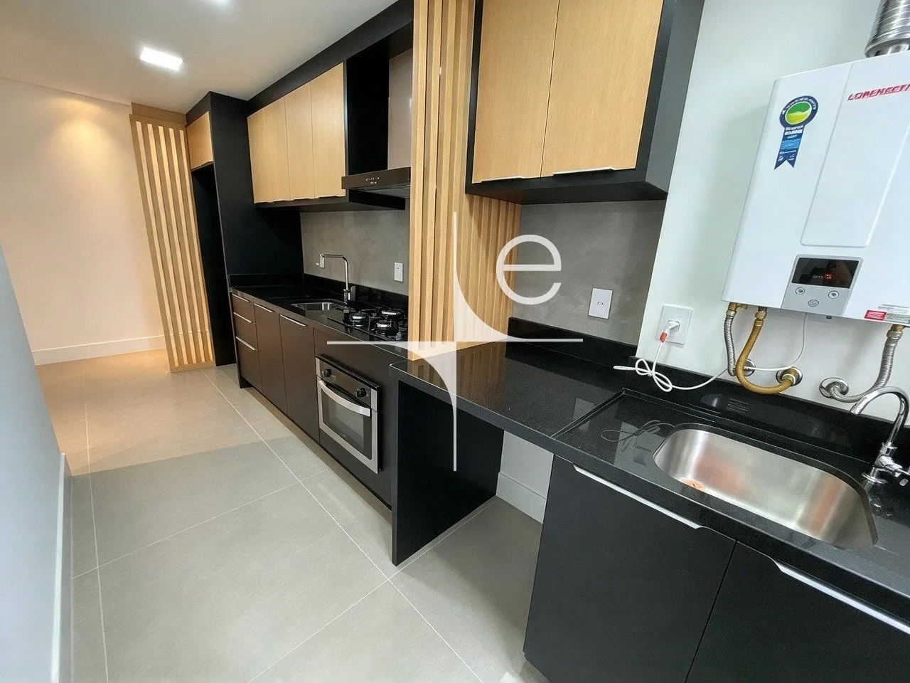 Furnished apartment, 80 m², with a grill on the balcony — photo 4