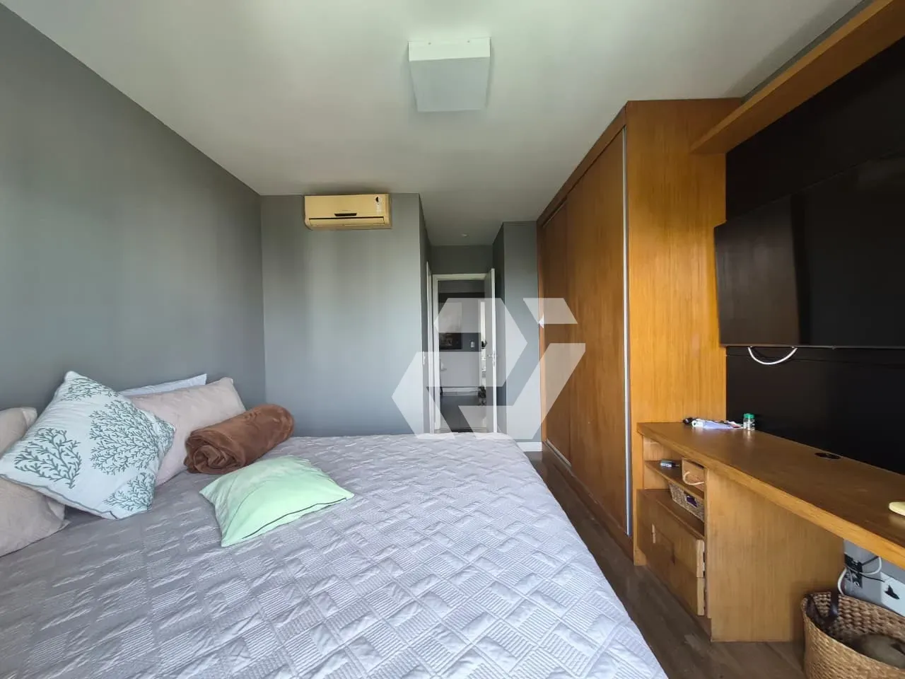 Furnished apartment, 233 m², with a walk-in closet — photo 23