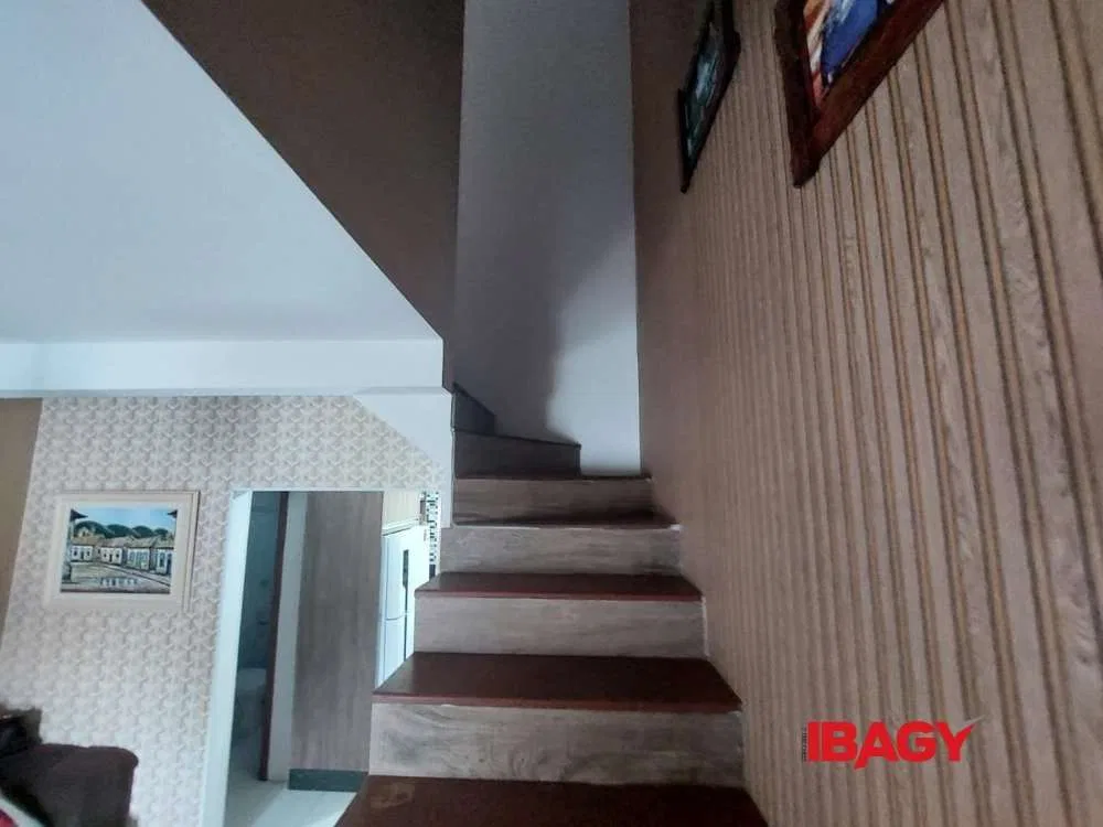 2-bedroom house with a washing machine — photo 19