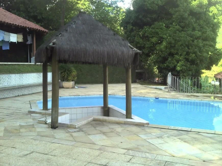 House with 5 en-suite bedrooms and 8 bathrooms — photo 25