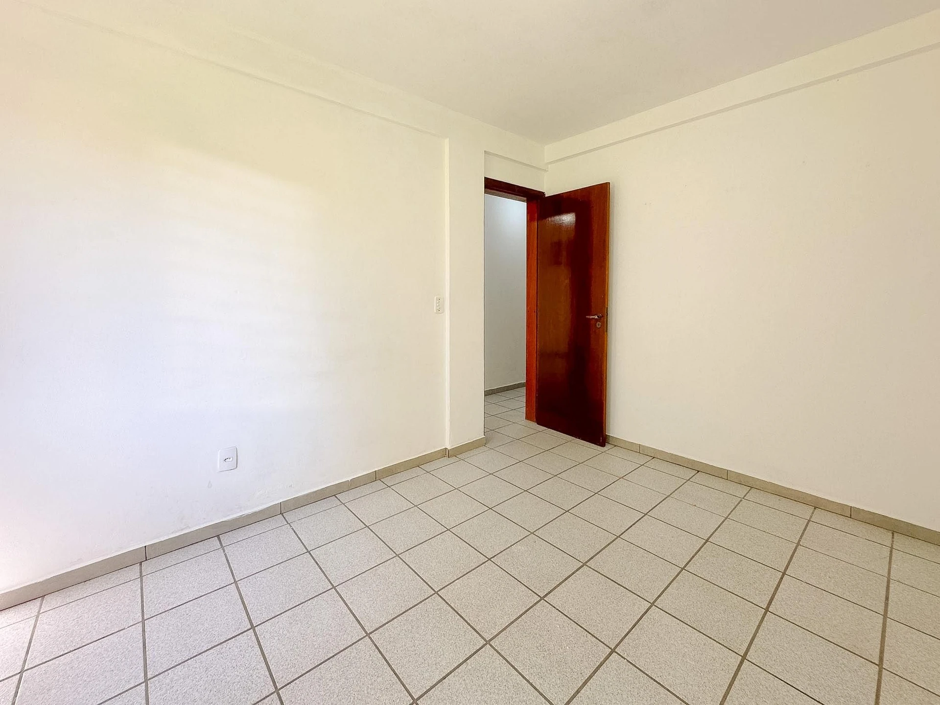 3-bedroom apartment with a grill on the balcony — photo 41