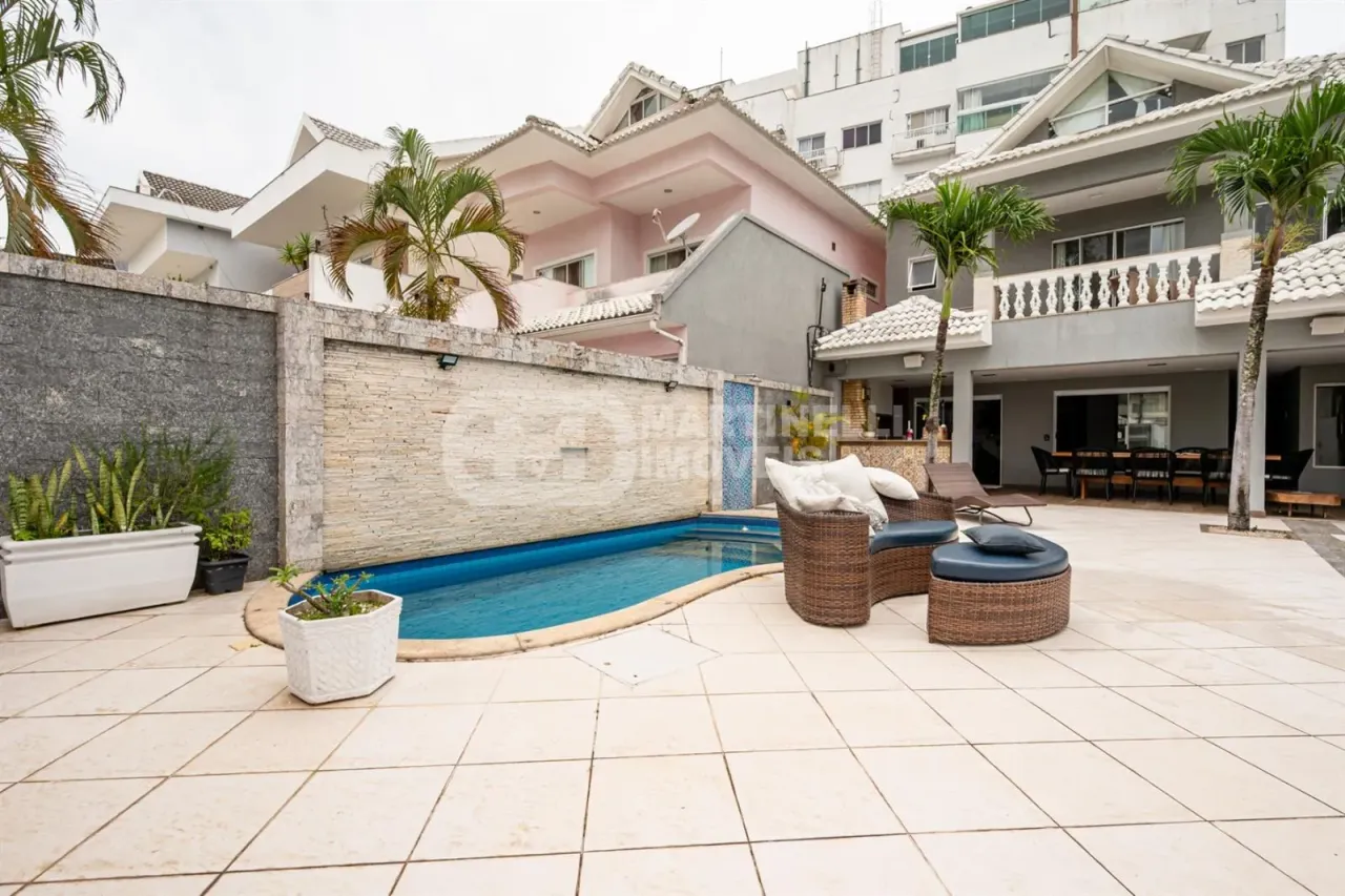 Furnished house with 5 bedrooms and 3 parking spaces — photo 11