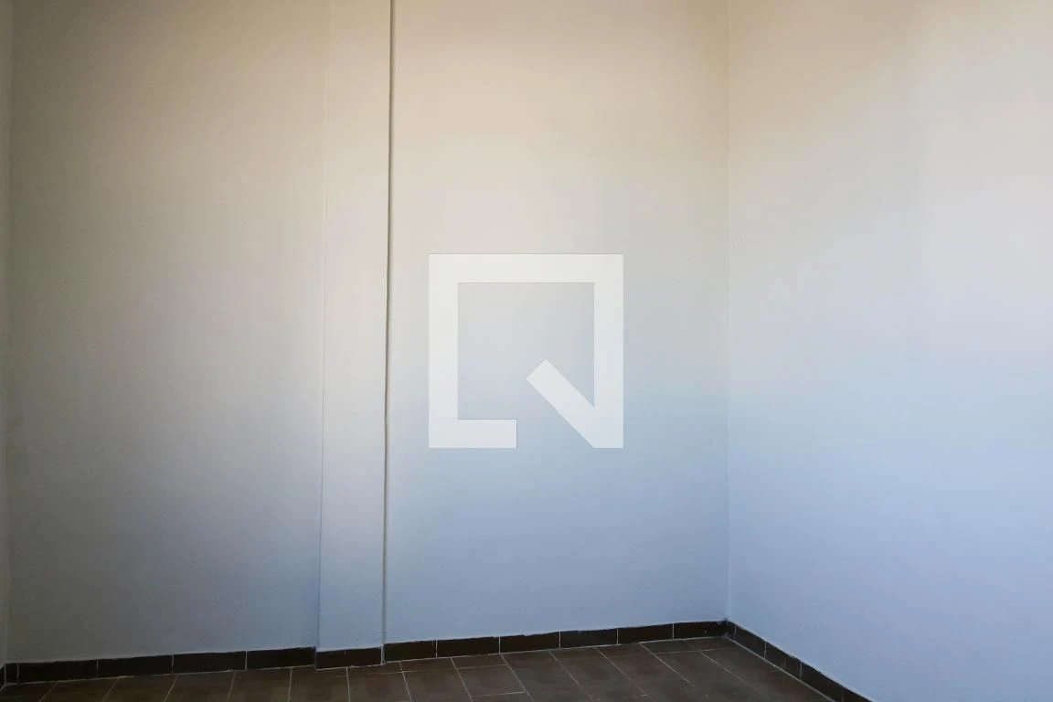 Apartamento com 2 quartos e cozinha fechada com fogão a gás — photo 30