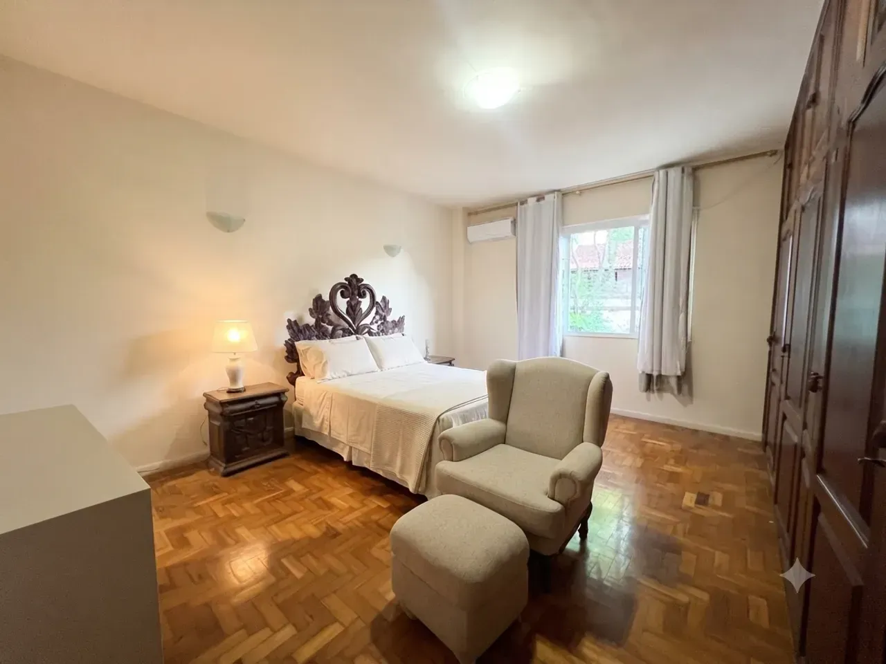 Casa para locação com 4 quartos e 5 banheiros — photo 5