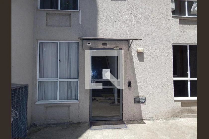 2-bedroom apartment in a building with a pool — photo 9