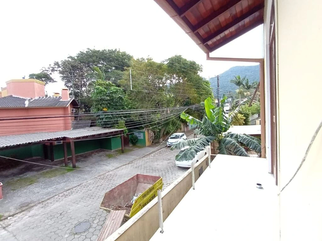 Casa sin amueblar con 2 dormitorios y balcón — photo 13