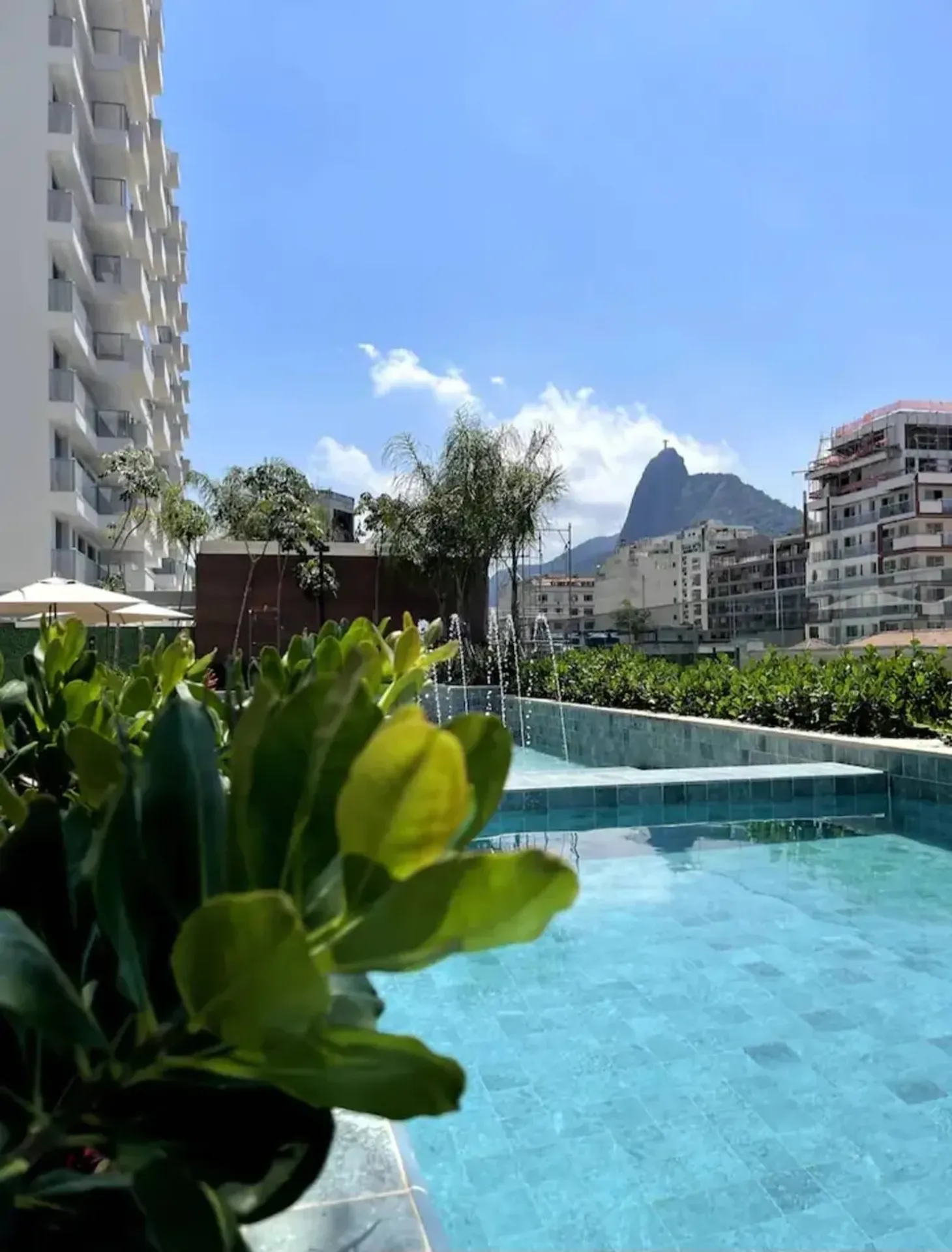 2-bedroom apartment with a mountain view in Rio de Janeiro — photo 17