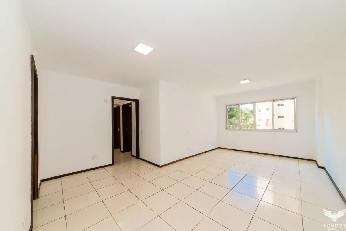 160 m² apartment with 3 bedrooms and 1 en-suite — photo 4