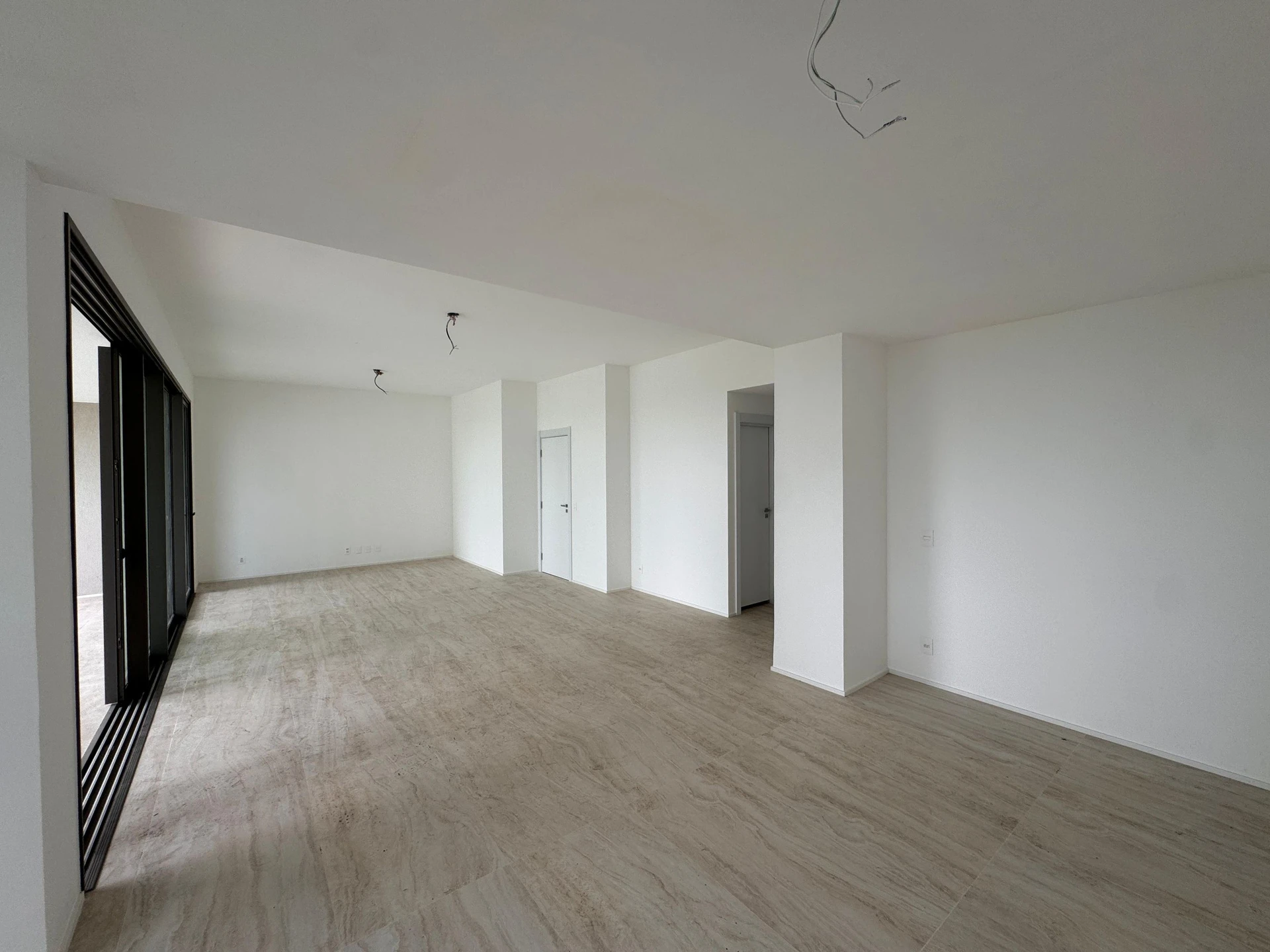3-bedroom apartment with a home office — photo 10