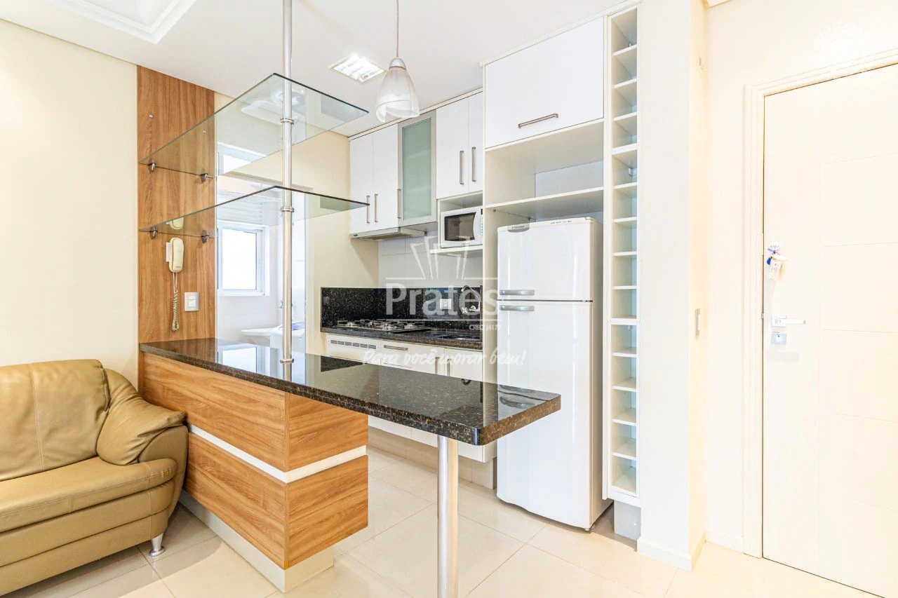 Furnished 2-bedroom apartment with a balcony — photo 2