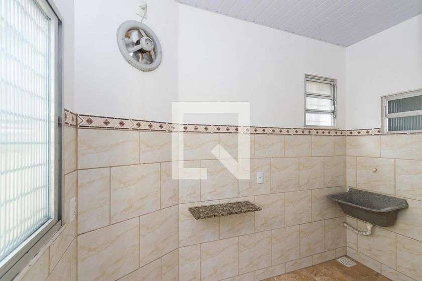 Apartamento de 1 quarto com box de vidro no banheiro — photo 22