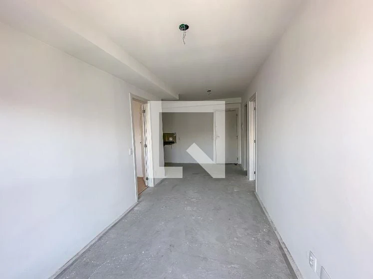 2-bedroom apartment in a building with a gym — photo 5