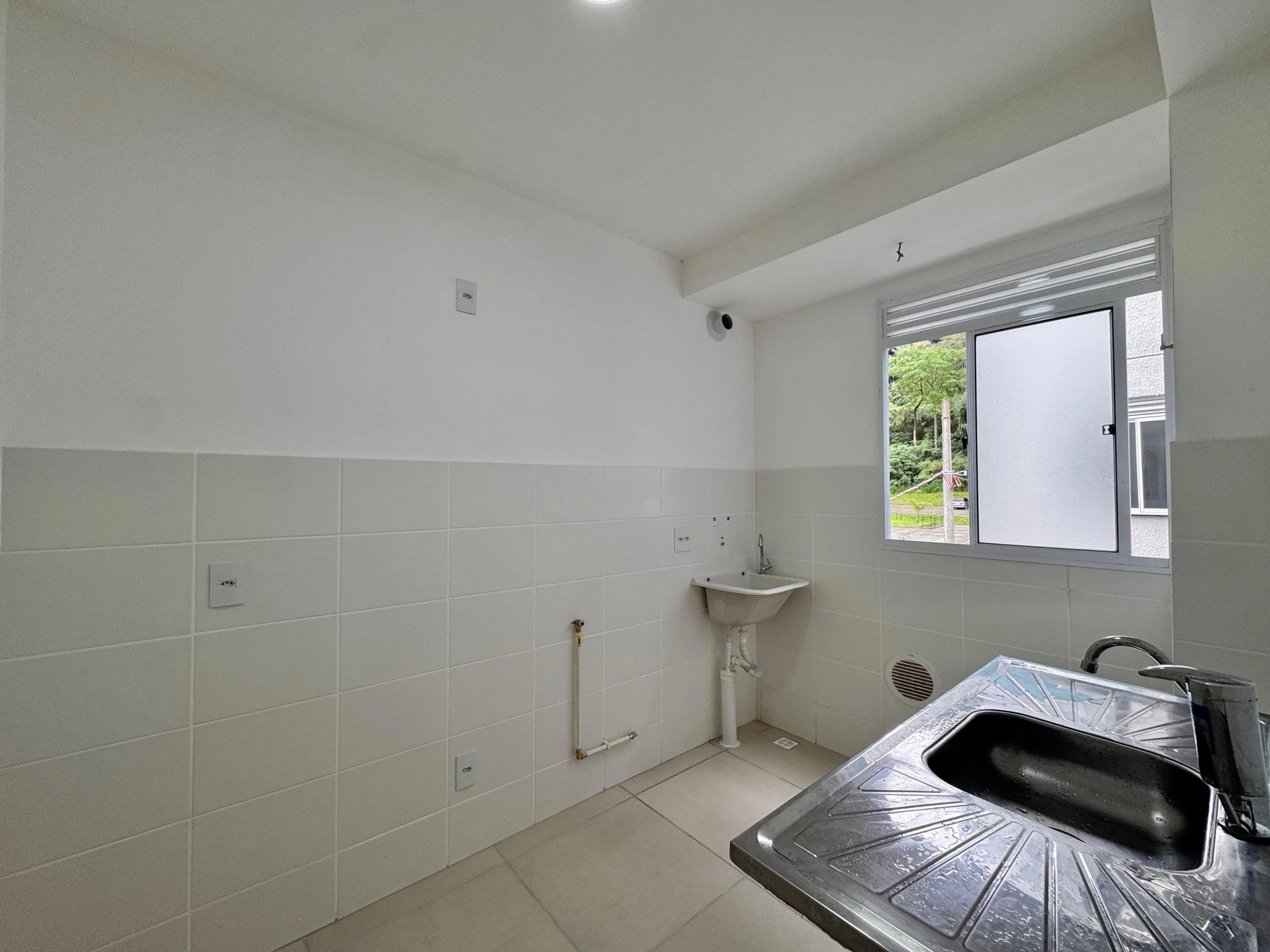 2-bedroom apartment with a closed kitchen and 1 parking spot — photo 18