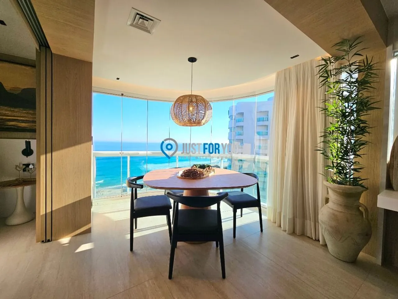 Furnished 1-bedroom apartment with an open-plan kitchen — photo 5