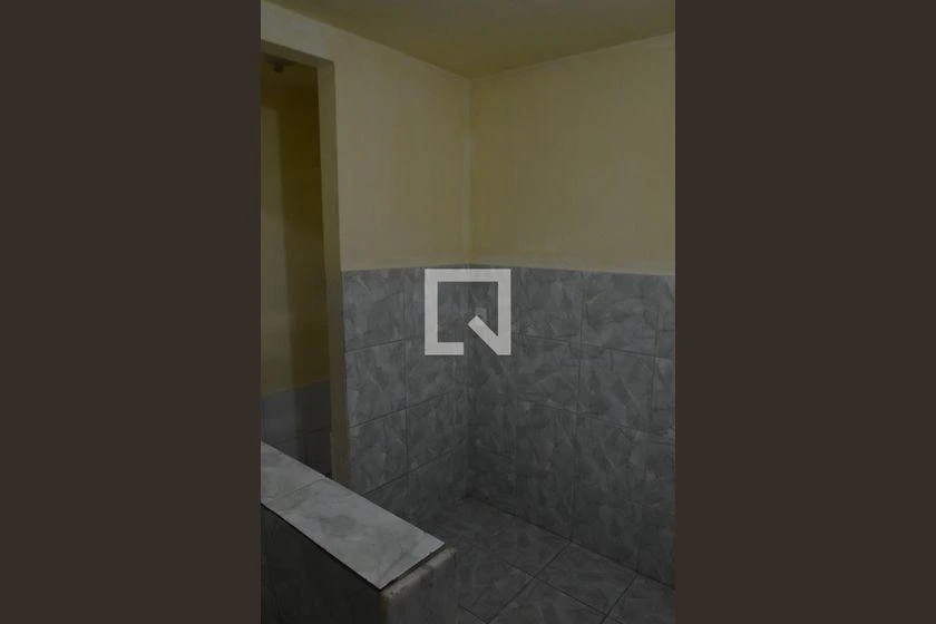 Apartamento de 1 dormitorio con cocina separada y ducha eléctrica — photo 14