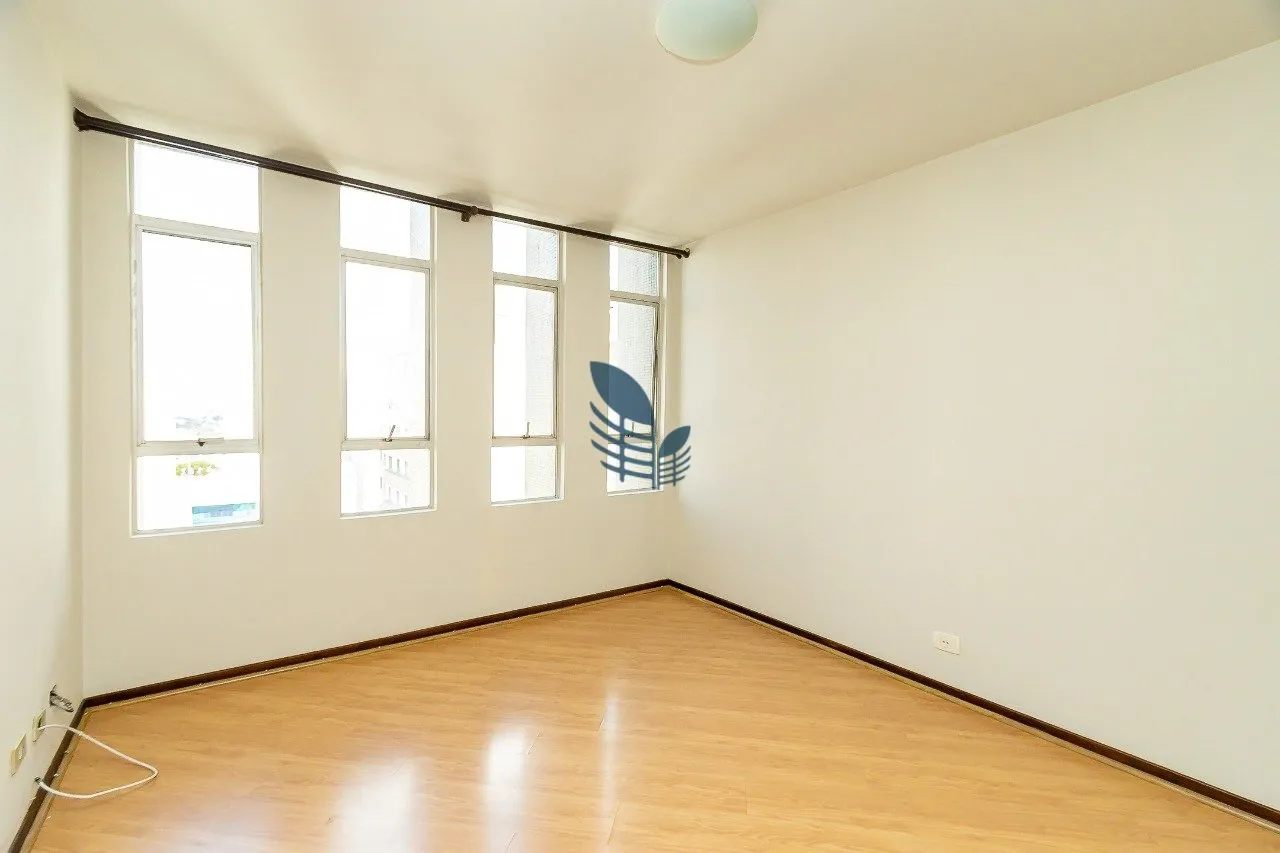 Apartment on the 15th floor with wood or laminate floors — photo 7