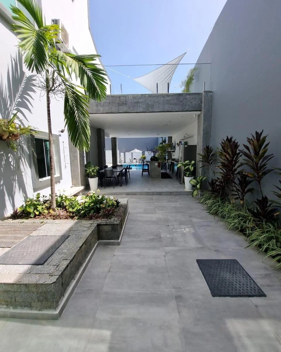 Furnished house with 5 bedrooms and 1100 m² — photo 9