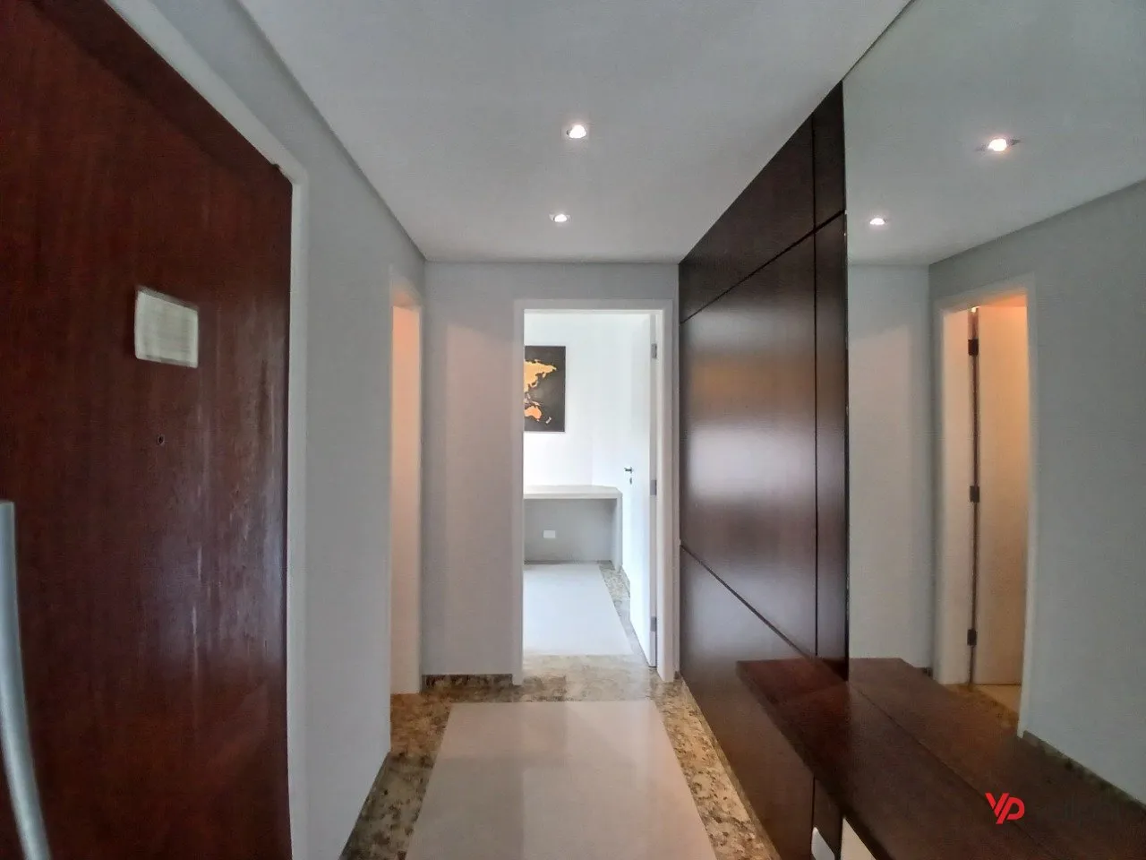 4-bedroom house with a grill on the balcony — photo 18