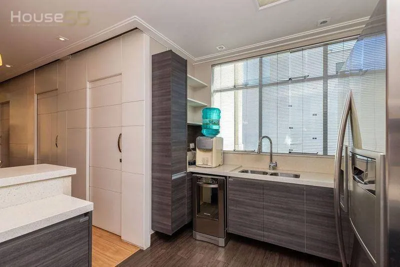 113 m² apartment with 1 bedroom and a balcony — photo 14