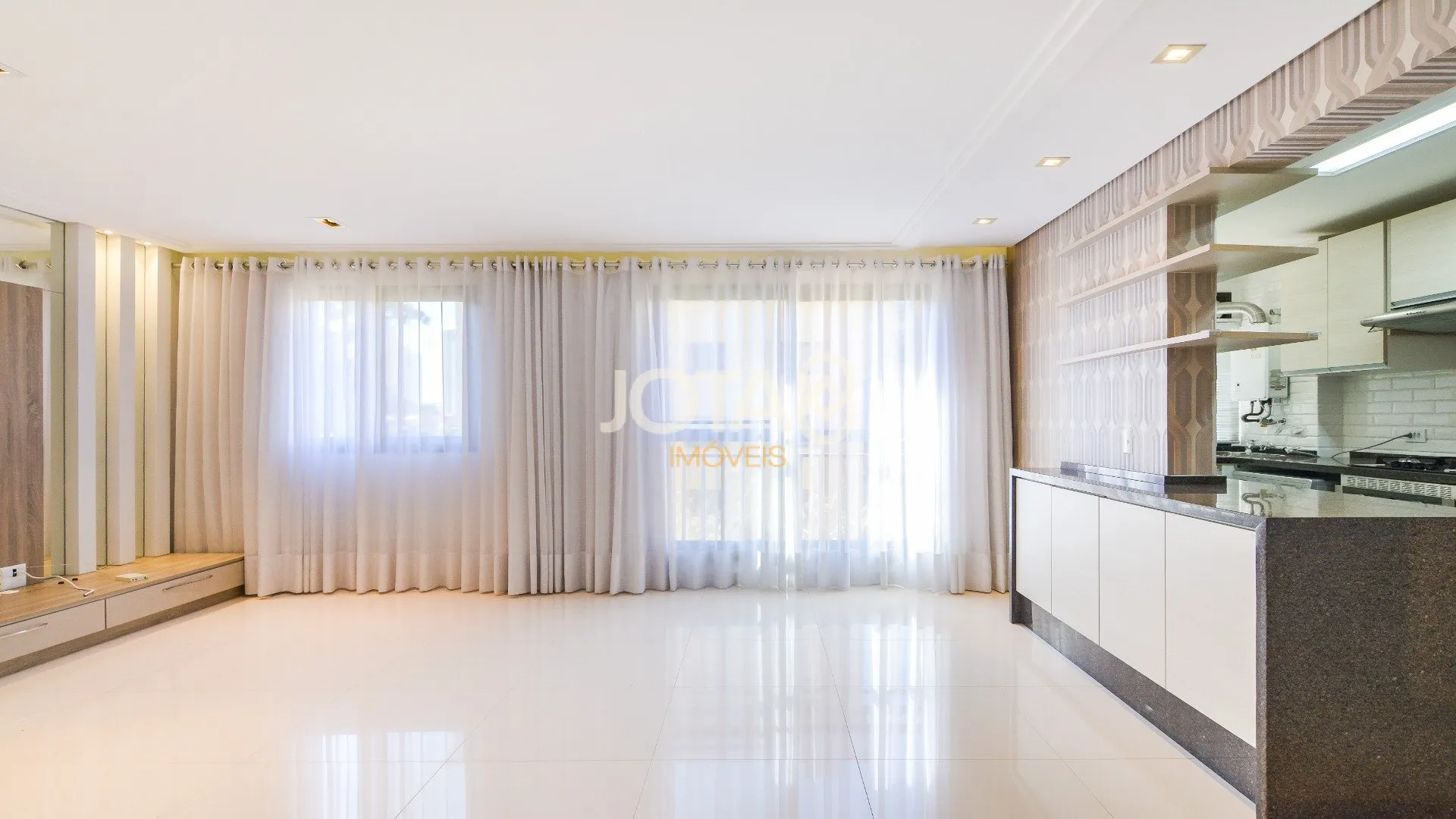 2-bedroom apartment with a washing machine in Curitiba — photo 13