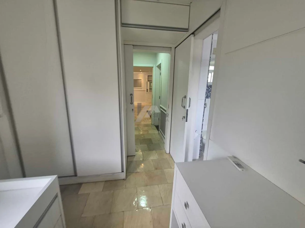 3-bedroom apartment with a glass-enclosed balcony — photo 54