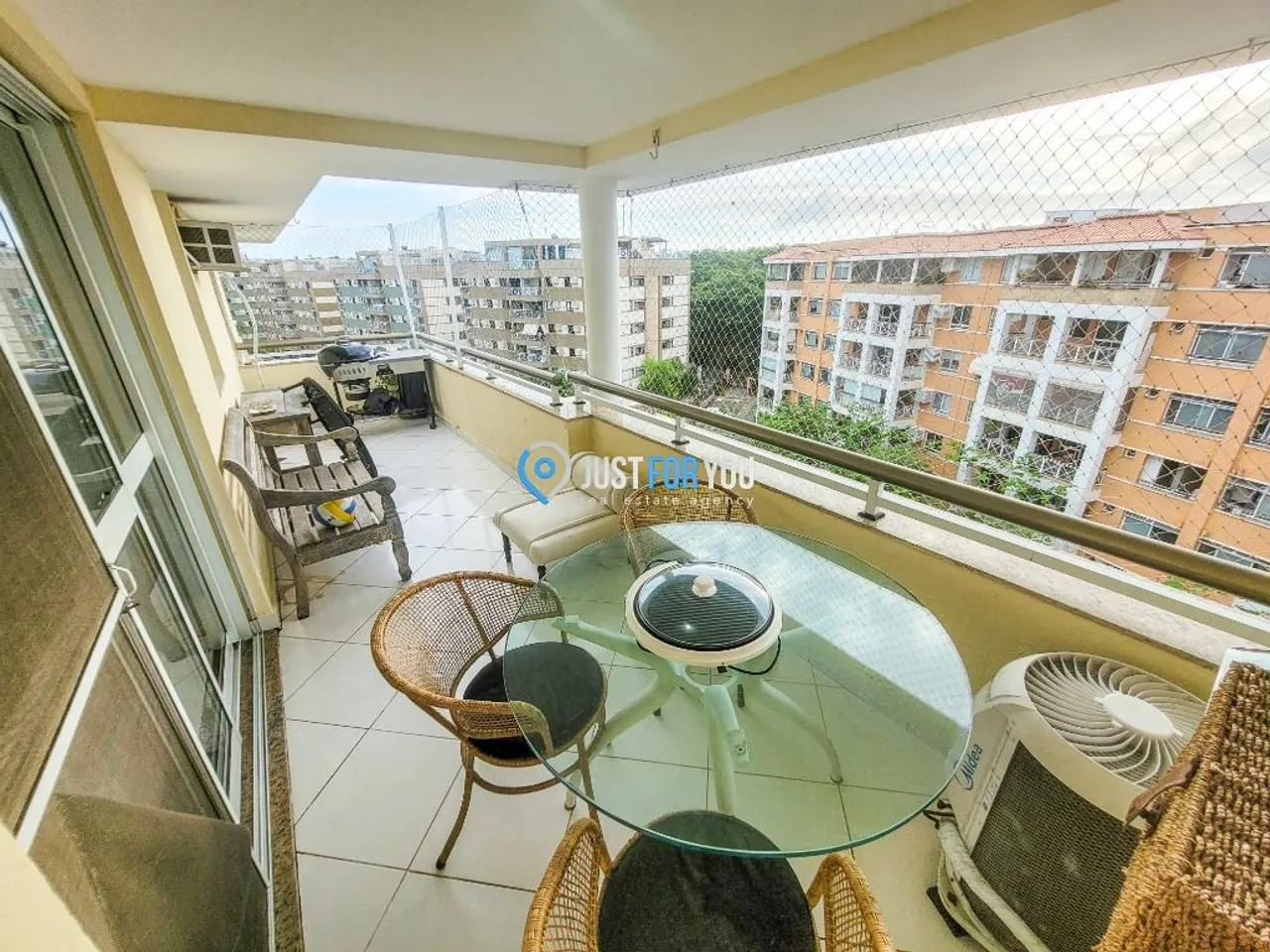 3-bedroom apartment 110 m² with enclosed balcony — photo 7