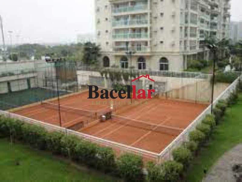 Furnished 203 m² apartment with enclosed balcony — photo 14