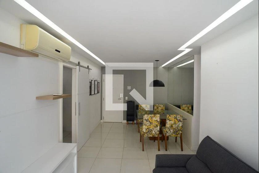 Furnished 2-bedroom apartment with suite