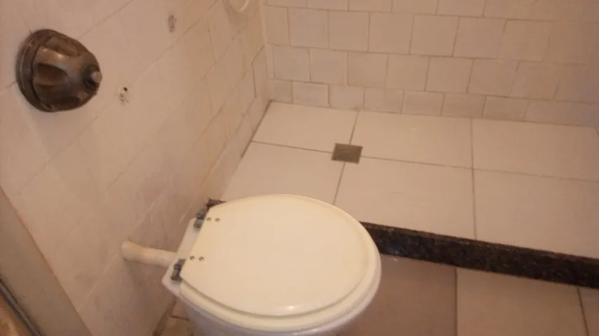 2-bedroom apartment with a separate kitchen and balcony — photo 15